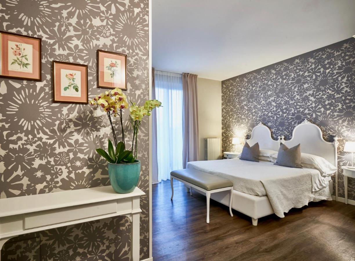 Hotel Clodia - Adults Only Σιρμιόνε Εξωτερικό φωτογραφία