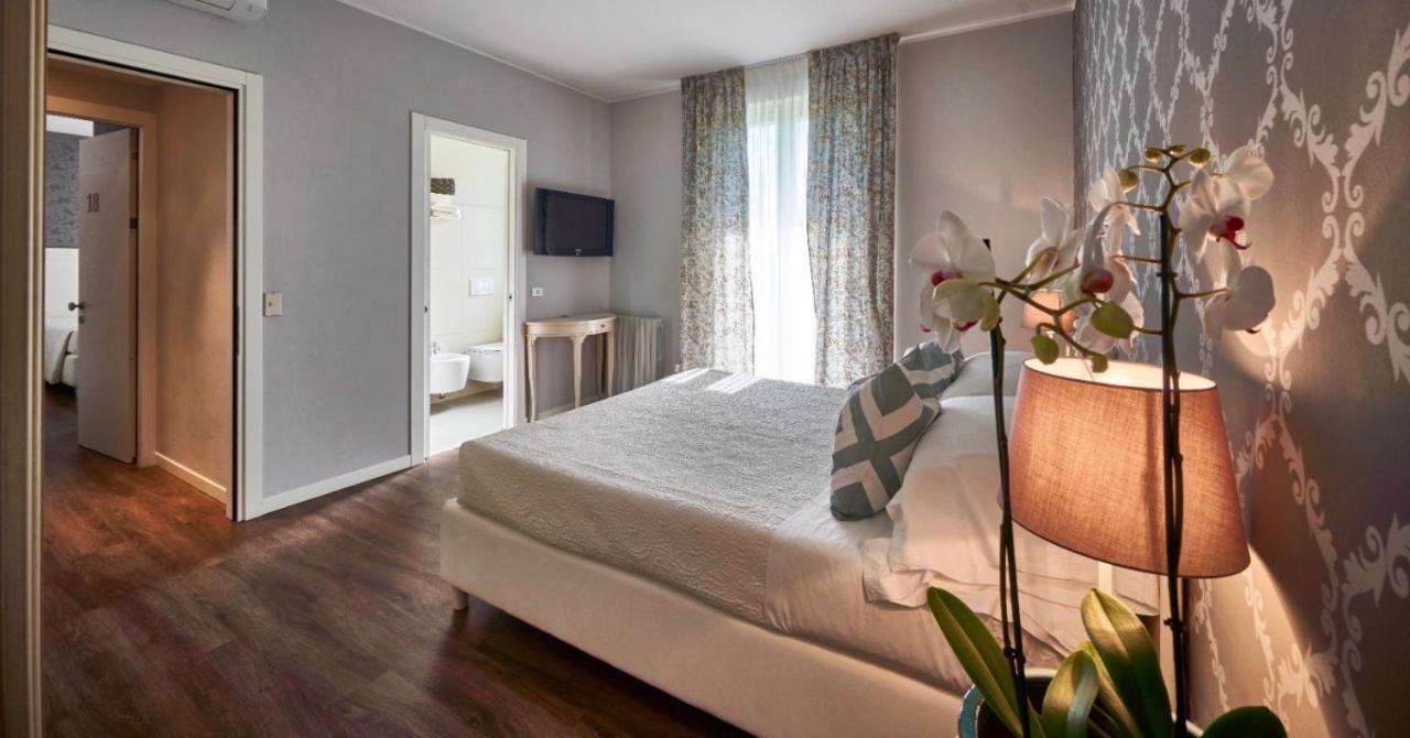 Hotel Clodia - Adults Only Σιρμιόνε Εξωτερικό φωτογραφία